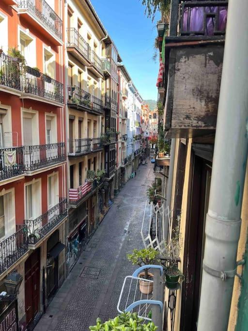 Appartamento Gurea Casco Viejo Bilbao Esterno foto
